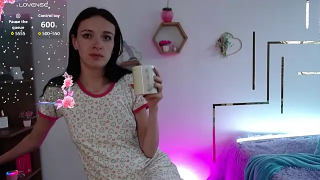 AuroraHans1 online show from 04-18-26, 07:07