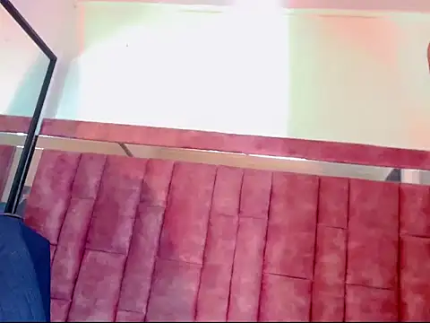 Snapshot of AnntonellaHott chatting on 12-19-25, 08:05 AnntonellaHott online show from 12-19-25, 08:05