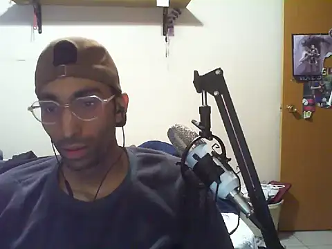 Snapshot of M1GU31923 chatting on 10-27-25, 01:53 M1GU31923 online show from 10-27-25, 01:53