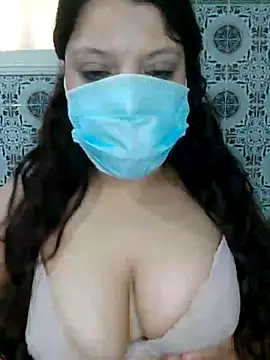 Snapshot of Hot-lino chatting on 06-19-26, 04:00 Hot-lino online show from 06-19-26, 04:00