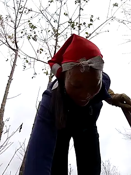 Snapshot of tcm-cute chatting on 10-21-25, 02:01 tcm-cute online show from 10-21-25, 02:01