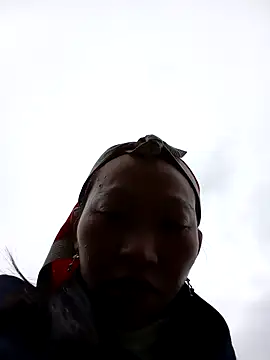 Snapshot of tcm-cute chatting on 10-22-25, 02:12 tcm-cute online show from 10-22-25, 02:12