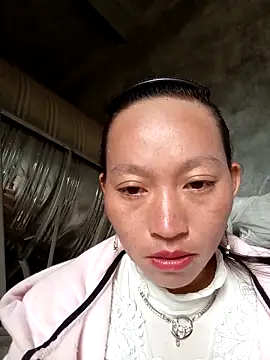 Snapshot of tcm-cute chatting on 10-24-25, 04:42 tcm-cute online show from 10-24-25, 04:42