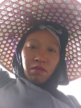 Snapshot of tcm-cute chatting on 10-29-25, 01:41 tcm-cute online show from 10-29-25, 01:41