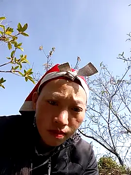 Snapshot of tcm-cute chatting on 10-30-25, 01:51 tcm-cute online show from 10-30-25, 01:51