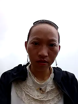 Snapshot of tcm-cute chatting on 10-31-25, 04:57 tcm-cute online show from 10-31-25, 04:57