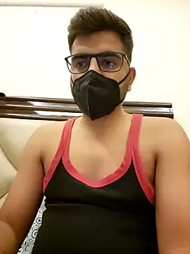 Snapshot of LoveGuruRA chatting on 11-03-25, 05:14 LoveGuruRA online show from 11-03-25, 05:14