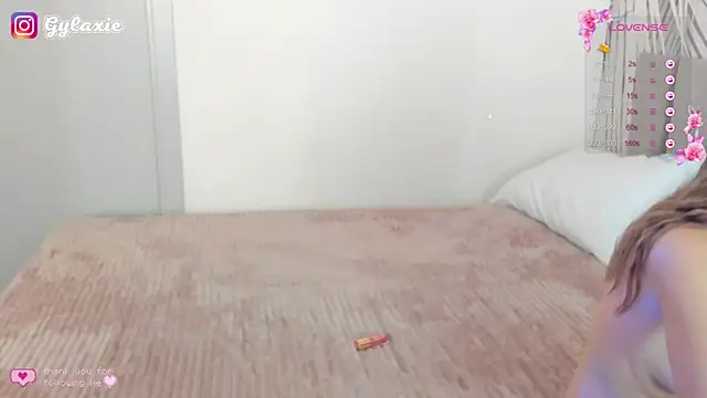 KiaraCaley online show from 10-11-25, 01:49