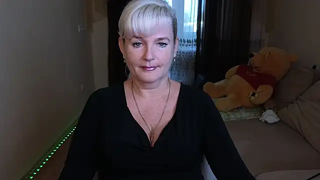 Snapshot of Vina_Vision chatting on 09-15-25, 12:16 Vina Vision online show from 09-15-25, 12:16