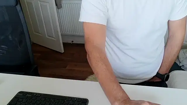 silvertongueduk1 online show from 09-19-25, 09:22