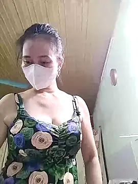 Snapshot of HELEN686 chatting on 09-09-25, 01:32 HELEN686 online show from 09-09-25, 01:32