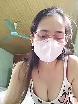 Snapshot of HELEN686 chatting on 10-04-25, 03:54 HELEN686 online show from 10-04-25, 03:54