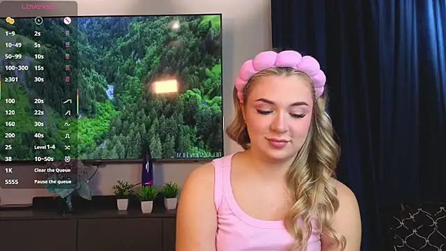 Snapshot of AliaBuerstatte chatting on 10-07-25, 08:06 AliaBuerstatte online show from 10-07-25, 08:06