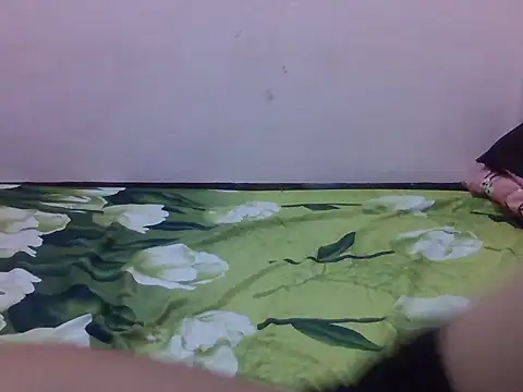 Snapshot of sakurababe7 chatting on 10-21-25, 08:48 sakurababe7 online show from 10-21-25, 08:48