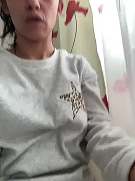 Snapshot of StrapPink chatting on 03-26-26, 11:27 StrapPink online show from 03-26-26, 11:27