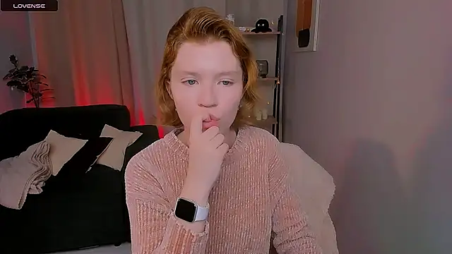 Peachy Carrie online show from 09-12-25, 06:13
