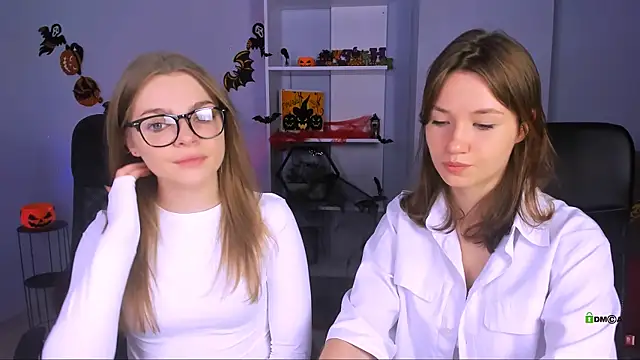 Snapshot of veronica_bubble chatting on 10-25-25, 07:30 veronica bubble online show from 10-25-25, 07:30