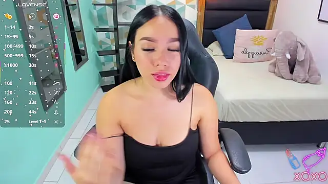 MOLLYSPENCER1 online show from 10-28-25, 07:16