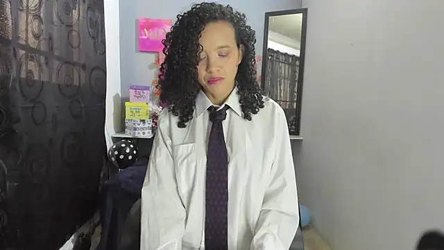 Snapshot of alma_azul chatting on 10-09-25, 12:36 alma azul online show from 10-09-25, 12:36