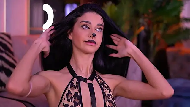 ArinaCarter online show from 10-31-25, 06:42