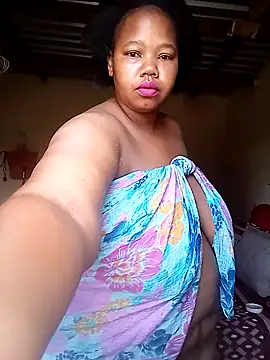 Snapshot of Curvycandy95 chatting on 10-17-25, 04:59 Curvycandy95 online show from 10-17-25, 04:59