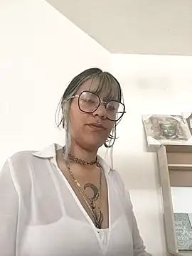Snapshot of Abigail_98 chatting on 09-11-25, 05:24 Abigail 98 online show from 09-11-25, 05:24