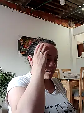  honey12 online show from 10-31-25, 05:25