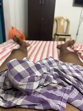 Snapshot of usermood2000 chatting on 10-09-25, 07:17 usermood2000 online show from 10-09-25, 07:17