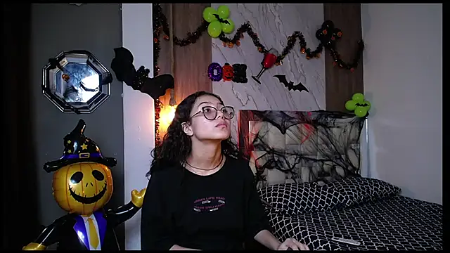 honeymoon 12 online show from 10-20-25, 04:24