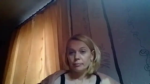 Snapshot of LiluXRose chatting on 10-14-25, 09:54 LiluXRose online show from 10-14-25, 09:54