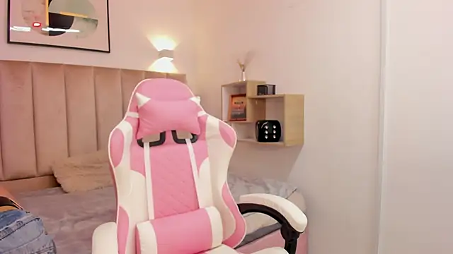 Ariel Wattson online show from 09-15-25, 07:36