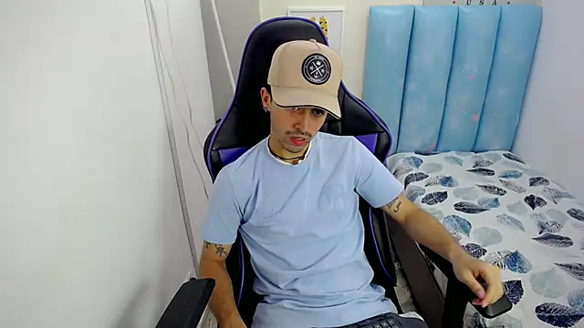 Justin boy online show from 09-10-25, 03:50