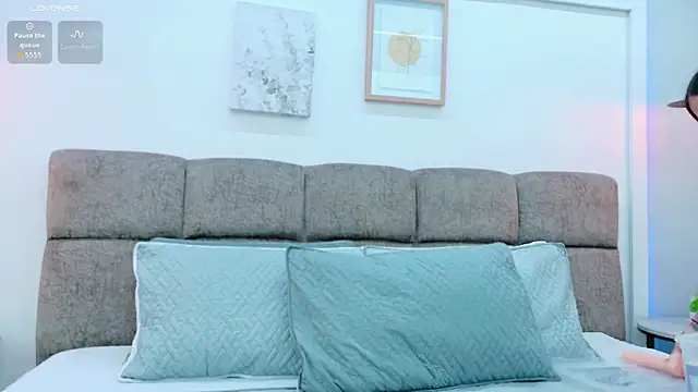 Ashley Evans22 online show from 10-02-25, 07:54