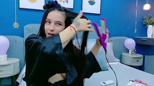 Ashley Evans22 online show from 10-15-25, 07:58