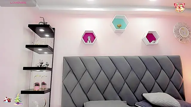 Amira Ember online show from 12-14-25, 08:35