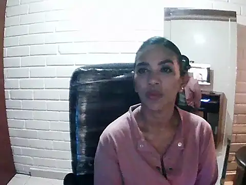 MiiaVelasquez online show from 10-17-25, 04:04