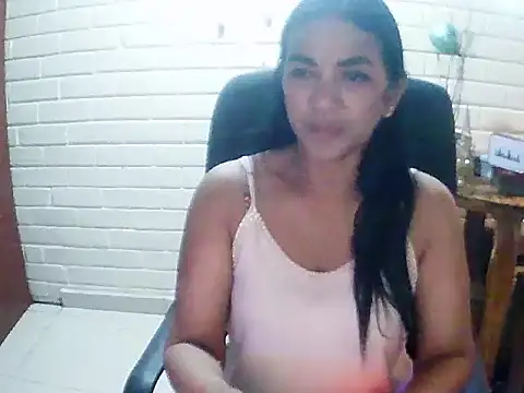 MiiaVelasquez online show from 11-25-25, 04:12