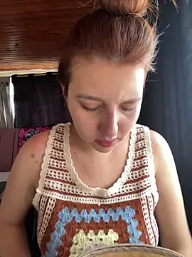 CoraVibes online show from 10-17-25, 03:14