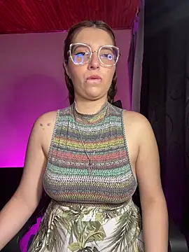 CoraVibes online show from 11-29-25, 11:57