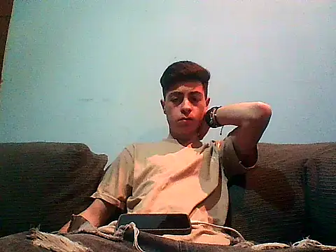 Snapshot of Newbrian20 chatting on 09-19-25, 09:37 Newbrian20 online show from 09-19-25, 09:37