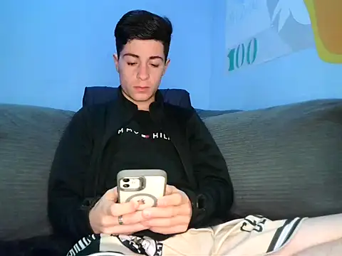 Snapshot of Newbrian20 chatting on 09-30-25, 02:16 Newbrian20 online show from 09-30-25, 02:16