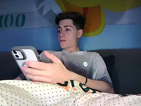 Snapshot of Newbrian20 chatting on 10-14-25, 02:23 Newbrian20 online show from 10-14-25, 02:23