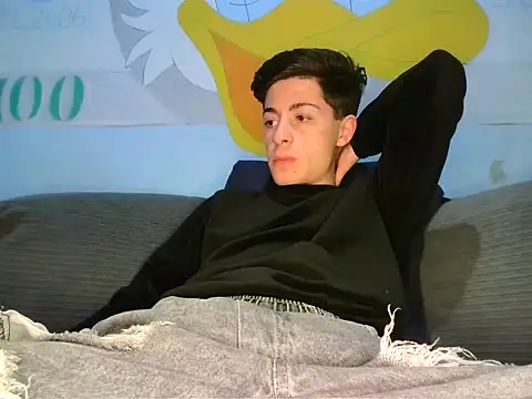 Snapshot of Newbrian20 chatting on 10-28-25, 10:45 Newbrian20 online show from 10-28-25, 10:45