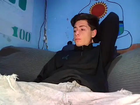 Snapshot of Newbrian20 chatting on 10-31-25, 09:38 Newbrian20 online show from 10-31-25, 09:38