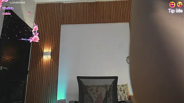 Roxybeautyy online show from 10-17-25, 11:29