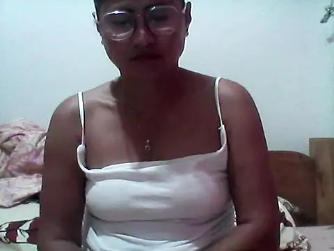 Snapshot of nathalie0045 chatting on 09-30-25, 11:04 nathalie0045 online show from 09-30-25, 11:04