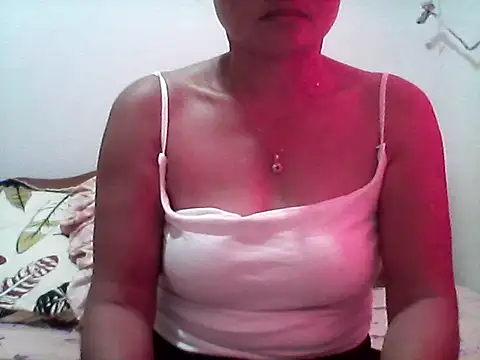 Snapshot of nathalie0045 chatting on 10-01-25, 02:06 nathalie0045 online show from 10-01-25, 02:06