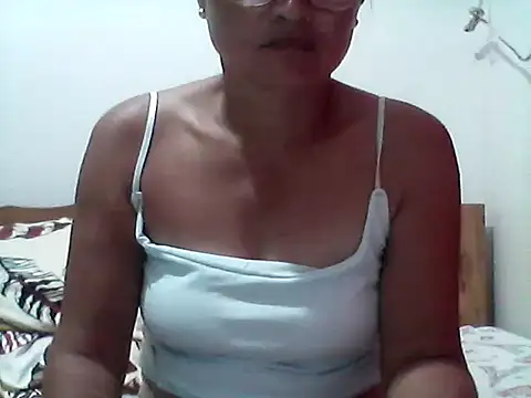 Snapshot of nathalie0045 chatting on 10-19-25, 11:44 nathalie0045 online show from 10-19-25, 11:44