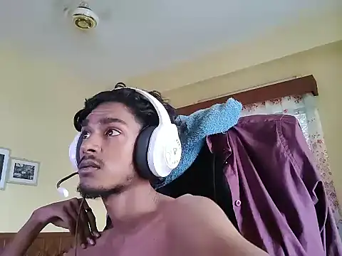 Snapshot of thecatfish chatting on 09-09-25, 11:32 thecatfish online show from 09-09-25, 11:32