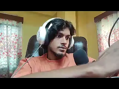 Snapshot of thecatfish chatting on 09-19-25, 05:20 thecatfish online show from 09-19-25, 05:20